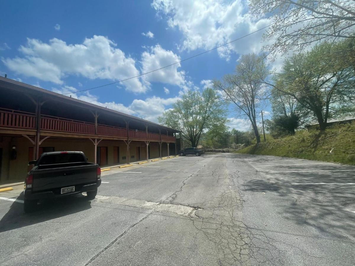 Budgetel Inn & Suites Dillard Esterno foto