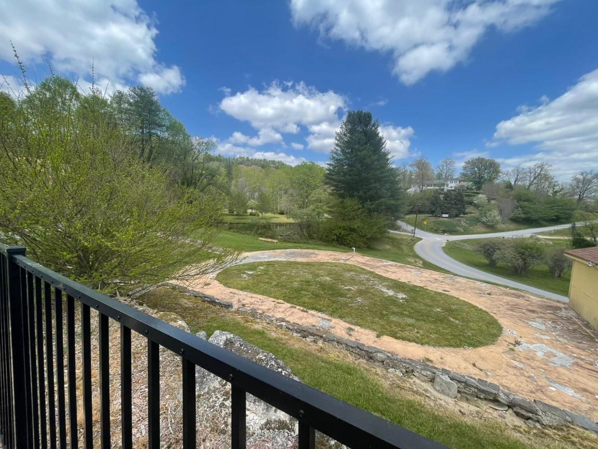 Budgetel Inn & Suites Dillard Esterno foto