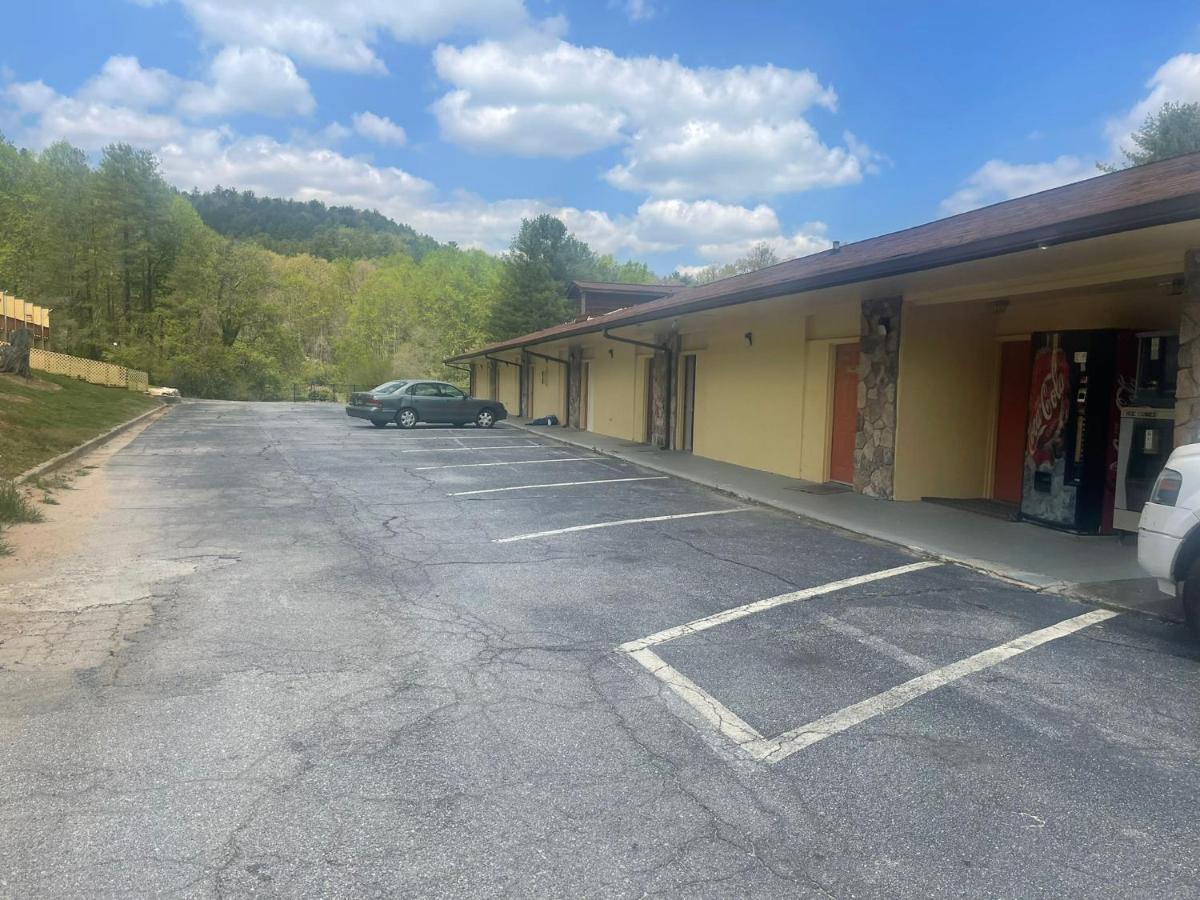 Budgetel Inn & Suites Dillard Esterno foto