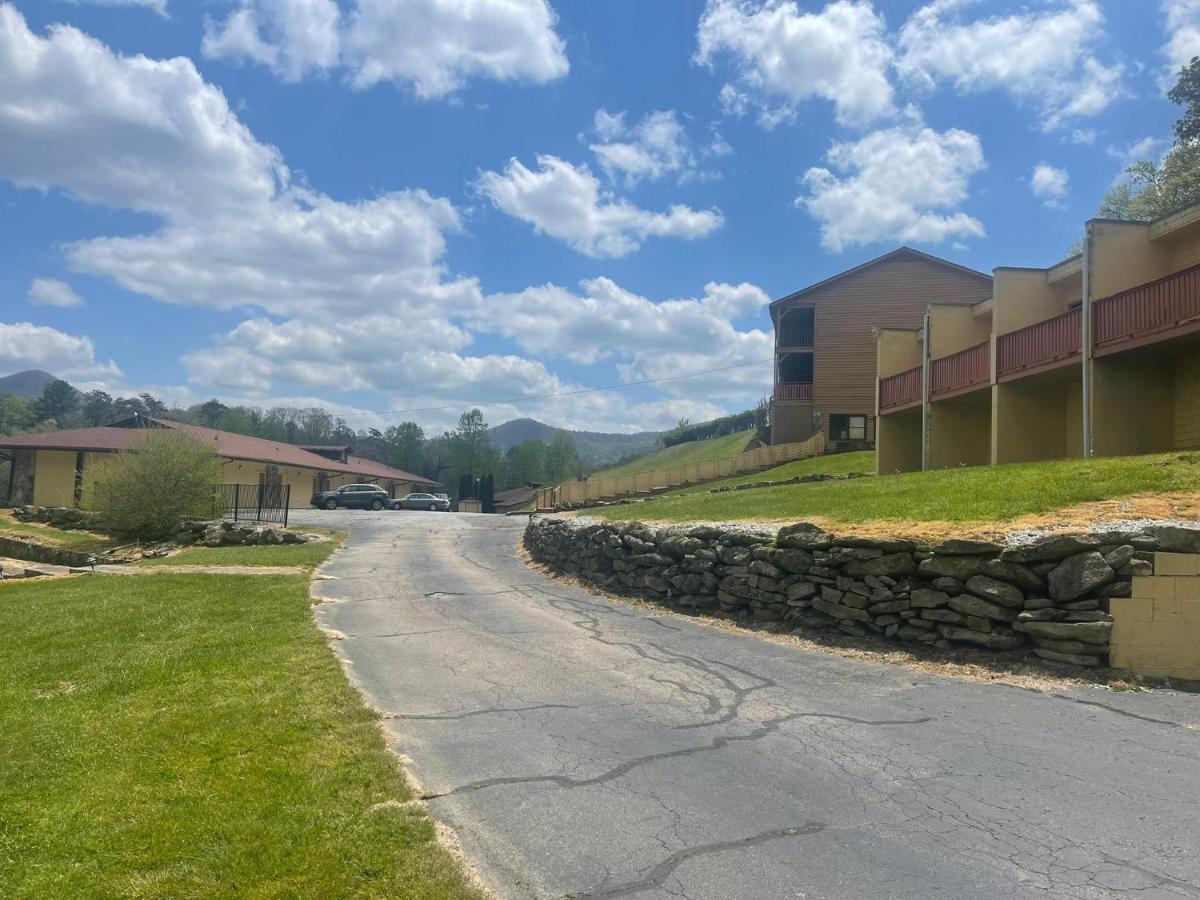 Budgetel Inn & Suites Dillard Esterno foto