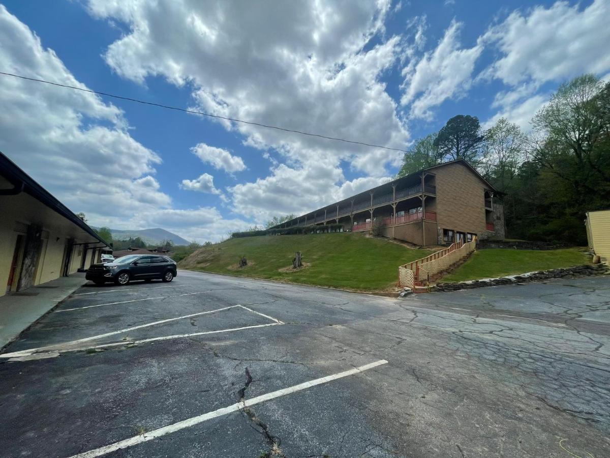 Budgetel Inn & Suites Dillard Esterno foto