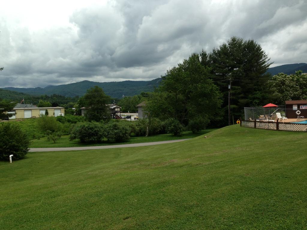 Budgetel Inn & Suites Dillard Esterno foto